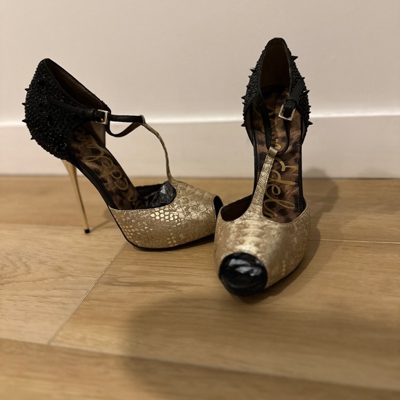 Sam Edelman 'Scarlett' Studded Gold /Black T Strap Heels Size 10.5 - Picture 2 of 4